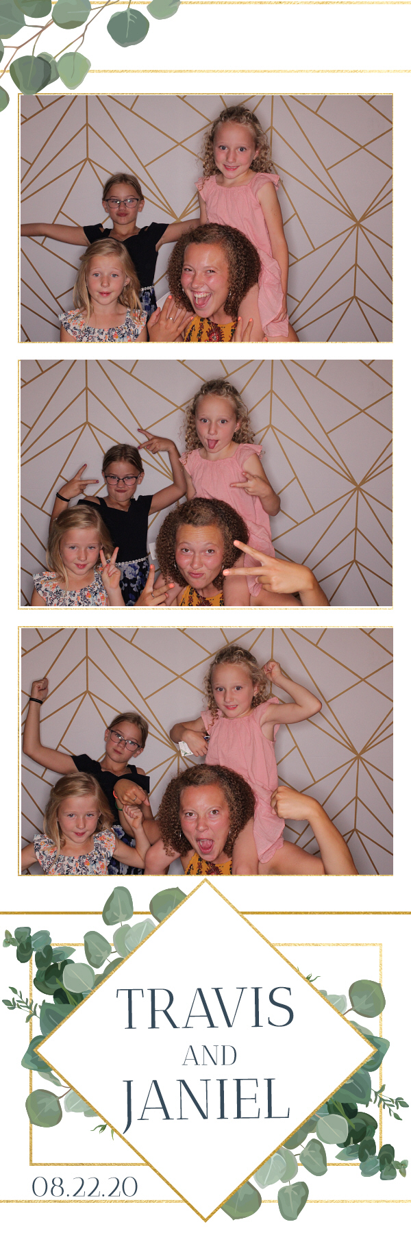 Jacquie & Dennis’ Wedding | View more photos from the event at gallery.photoboothbillings.com/u/PhotoBoothBillings/Jacquie-Dennis’-Wedding-0